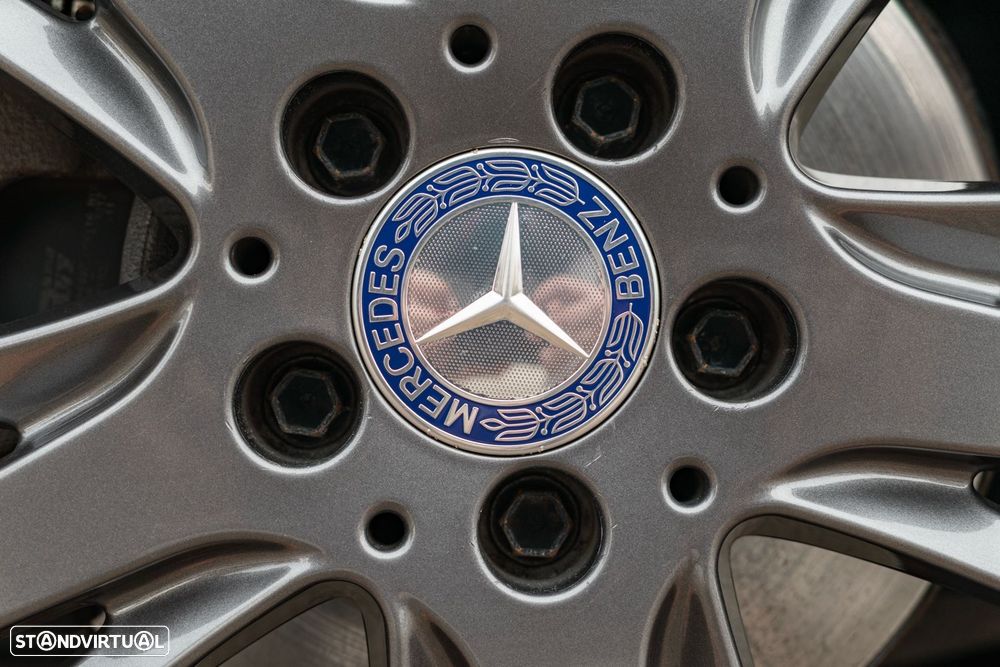 Mercedes-Benz CLA 200 Shooting Brake d Urban - 12