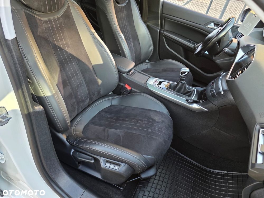 Peugeot 308 2.0 Blue HDi Allure S&S - 28