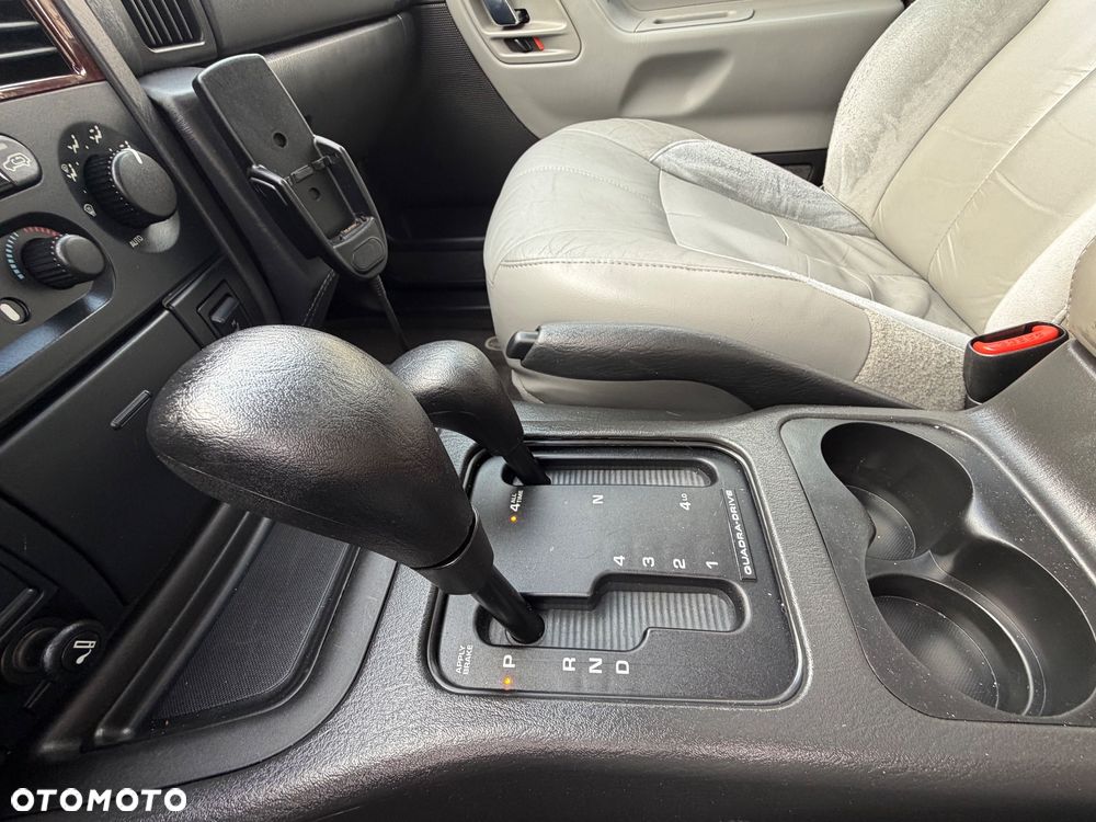 Jeep Grand Cherokee - 27