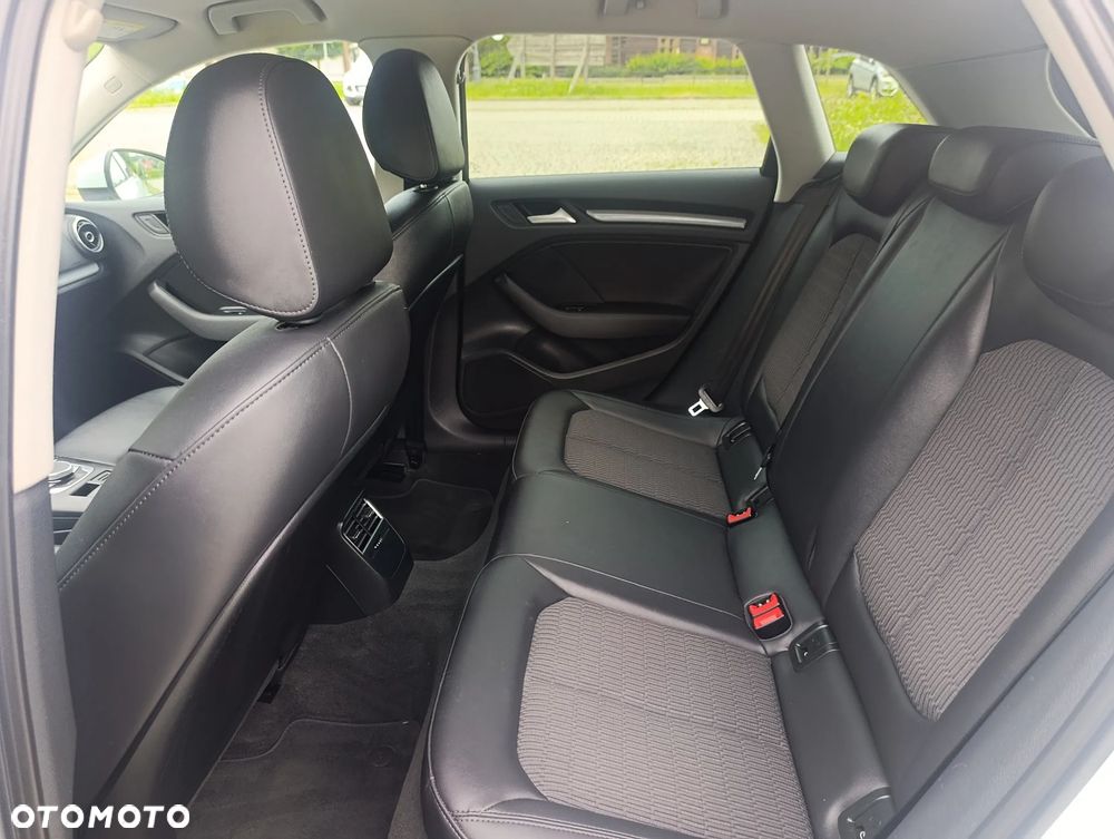 Audi A3 Sportback 30 g-tron S tronic - 14