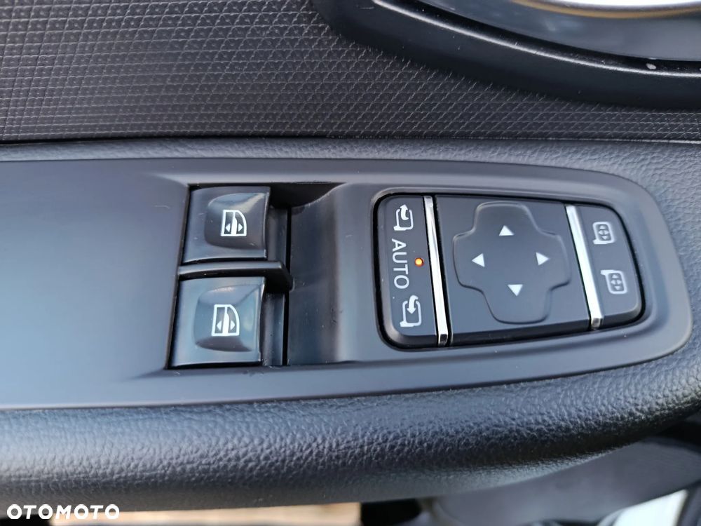 Renault Clio 1.2 16V Limited Plus - 17