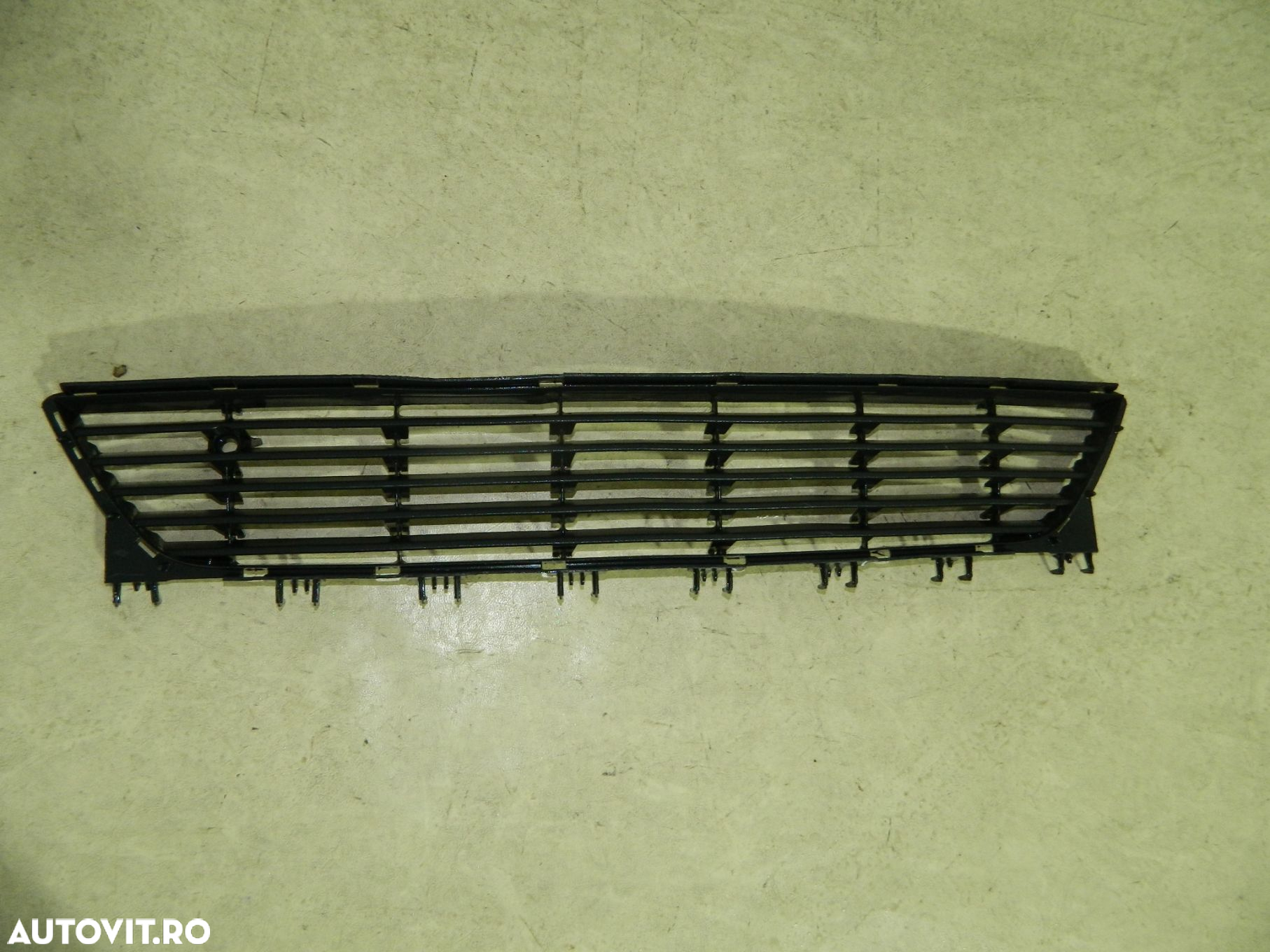 Grila inferioara dintre proiectoare, Opel Corsa C facelift, 2003, 2004, 2005, 2006,, 13120833 - 2
