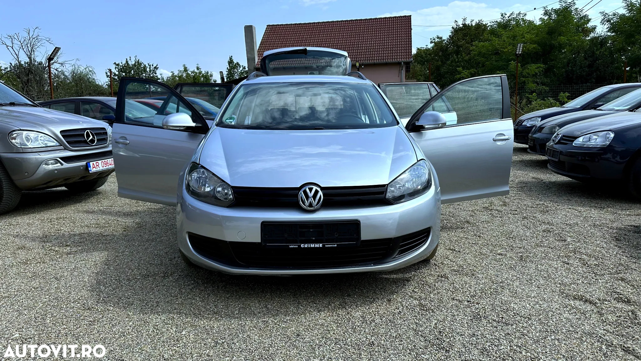 Volkswagen Golf 1.6 TDI BMT Comfortline - 23