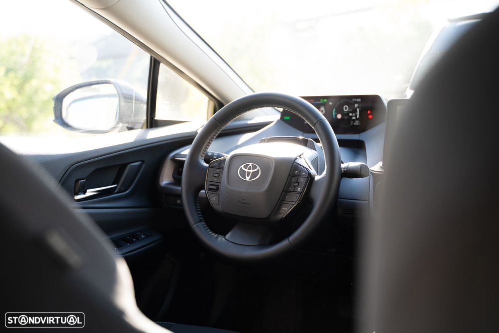 Toyota Prius 2.0 Plug-in Luxury - 12