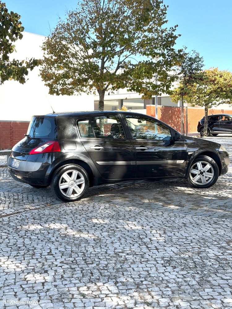 Renault Mégane - 5
