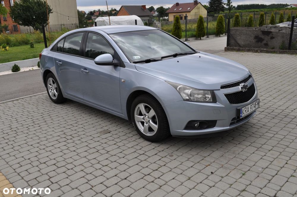 Chevrolet Cruze 1.6 LS - 3
