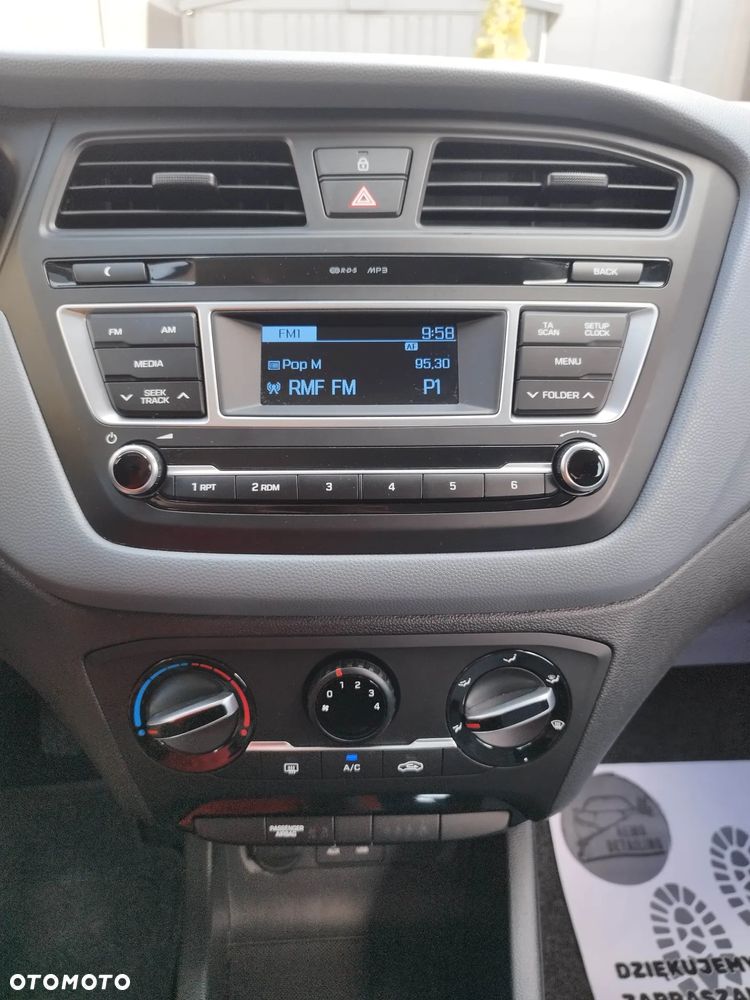 Hyundai i20 blue 1.2 Classic - 14