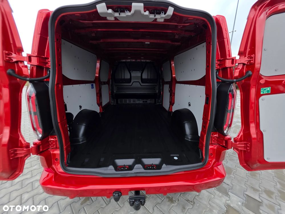 Ford TRANSIT CUSTOM 2.0 EcoBlue 170 KM A8 FWD Van Sport Van 320 L2 NA GWARANCJI JAK NOWY - 32