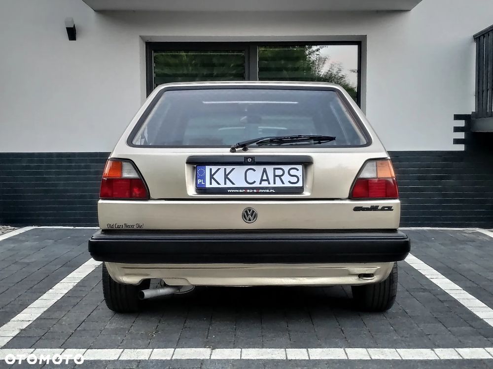 Volkswagen Golf - 6