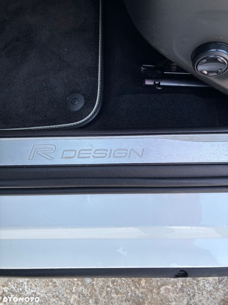 Volvo V60 D4 Geartronic R-Design - 36