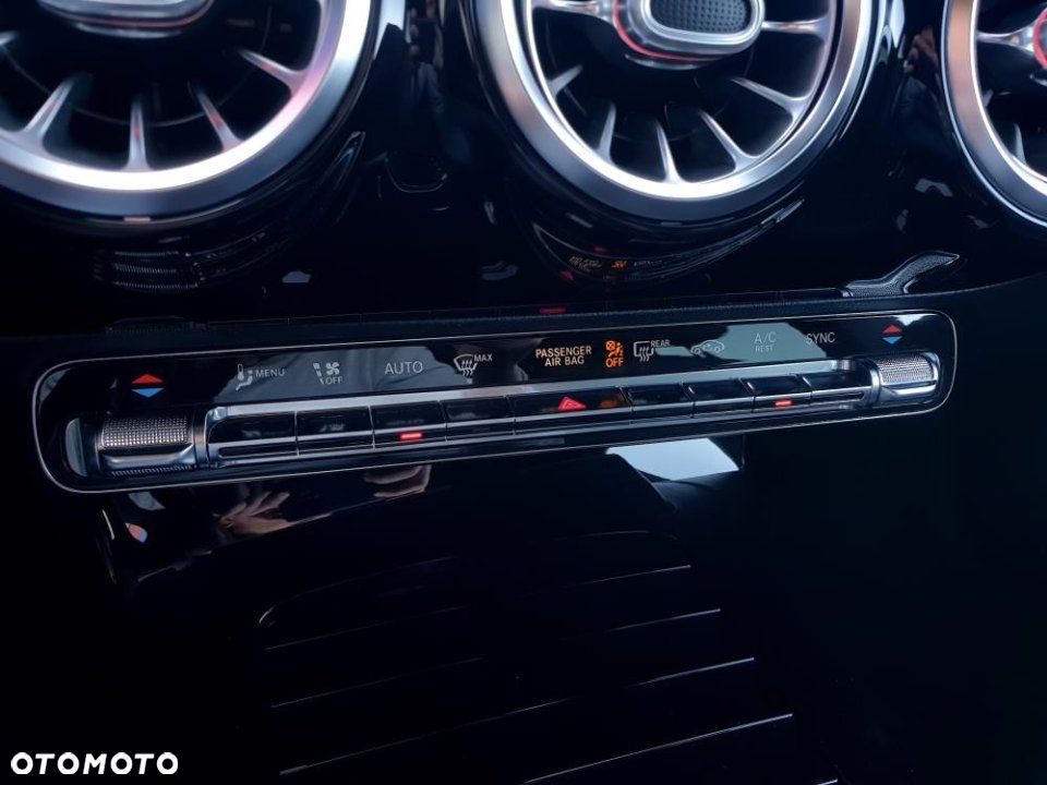 Mercedes-Benz CLA - 35