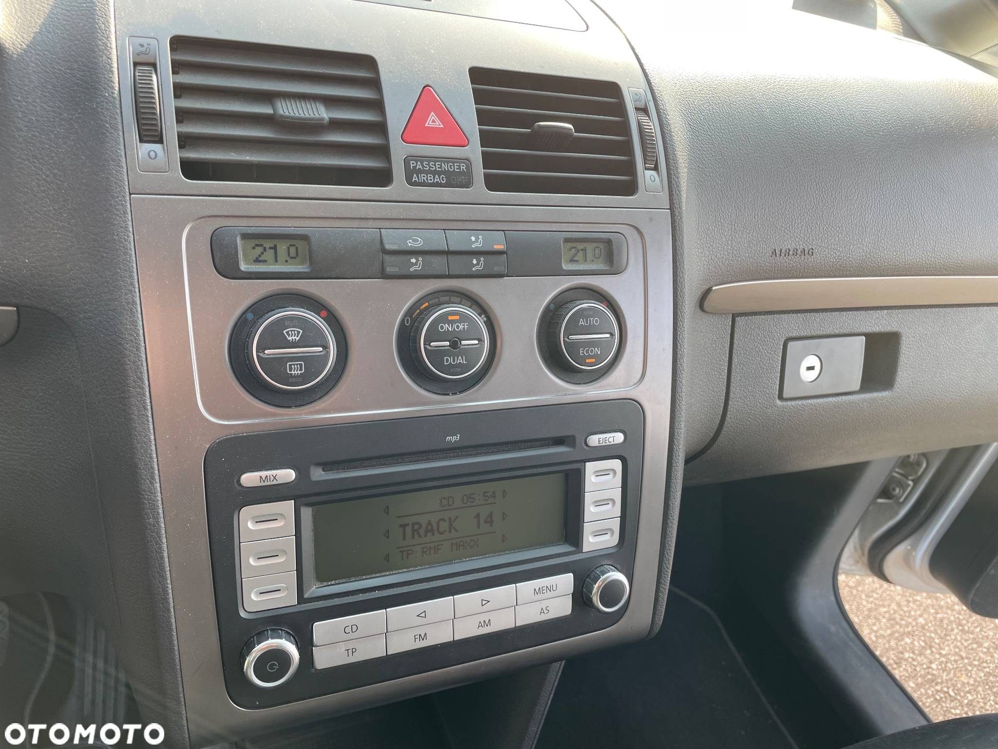 Volkswagen Touran - 26