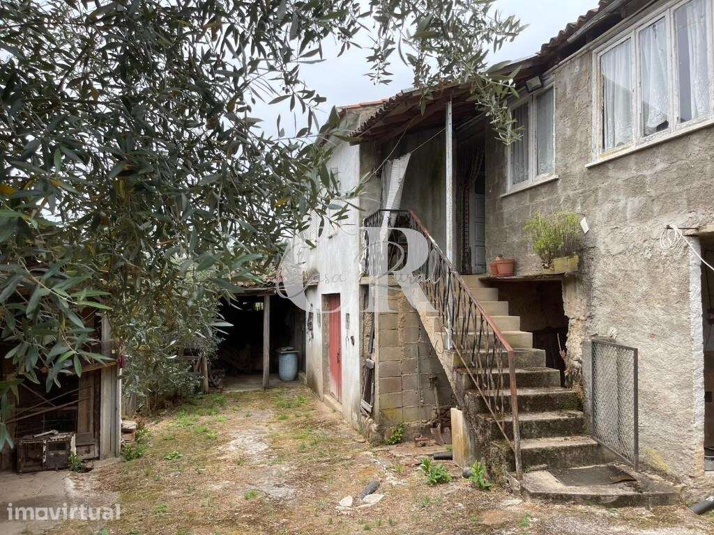 Moradia T3 para renovação, com vistas deslumbrantes, terreno e pátio, - Grande imagem: 2/42
