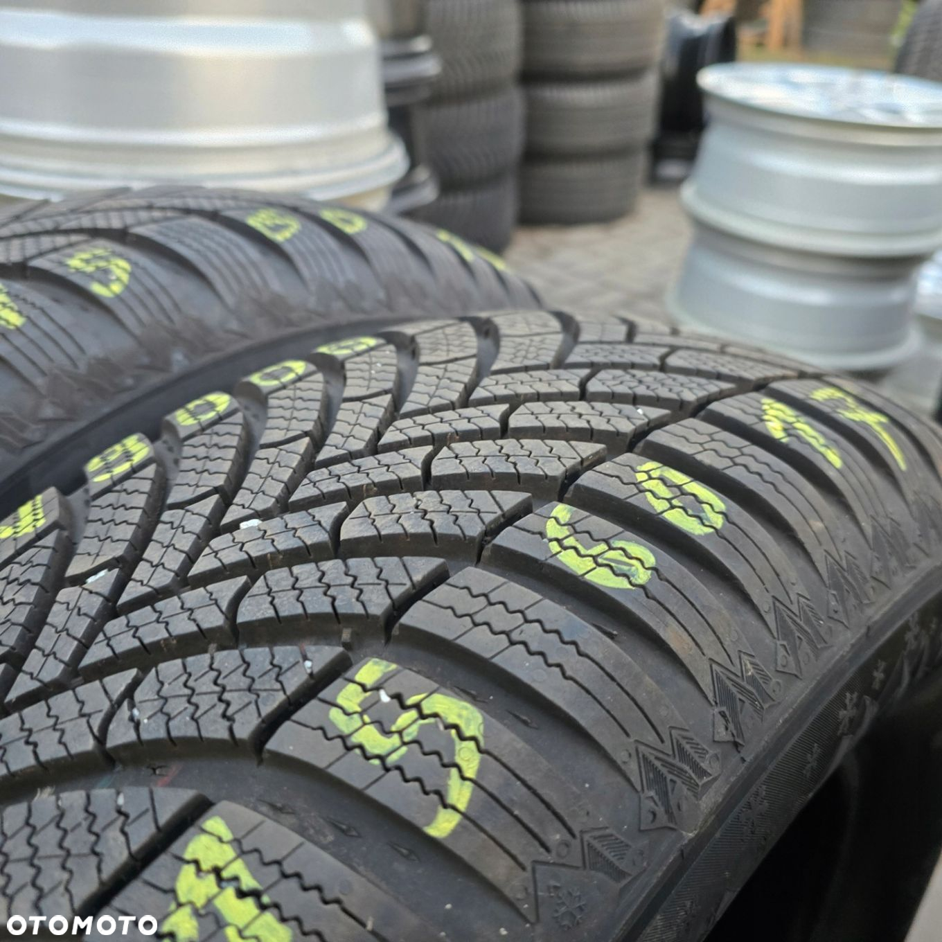SEMPERIT SPEED-GRIP 5 215/70R16 100T 24R 4X - 3