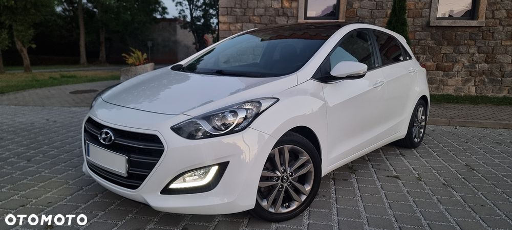 Hyundai i30 blue 1.6 GDI YES Gold - 1