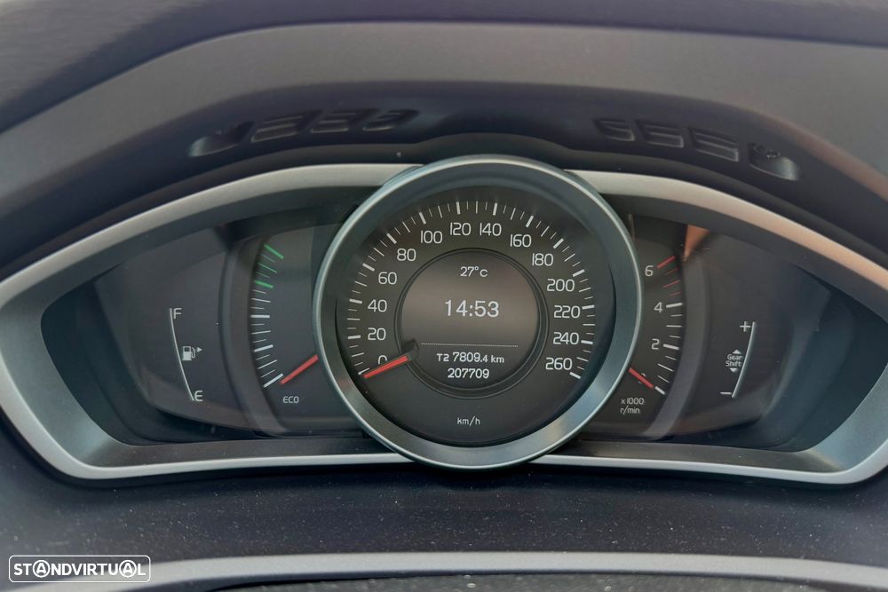 Volvo V40 2.0 D2 Momentum - 5