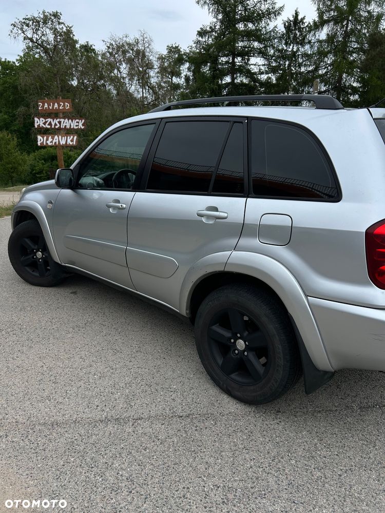 Toyota RAV4 2.0 D-4D 4x4 - 4