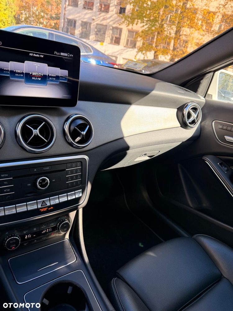 Mercedes-Benz GLA - 13