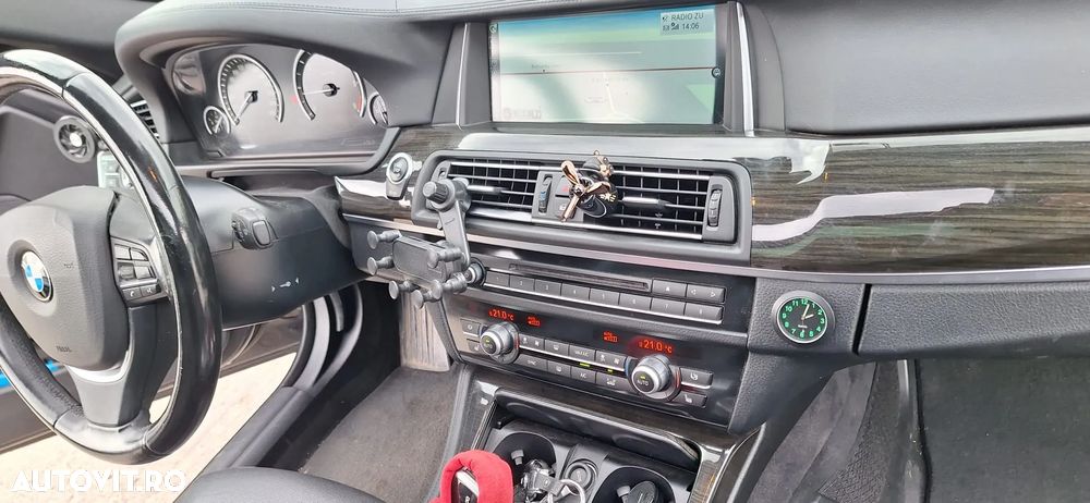 BMW Seria 5 520d Touring Aut. Luxury Line - 24