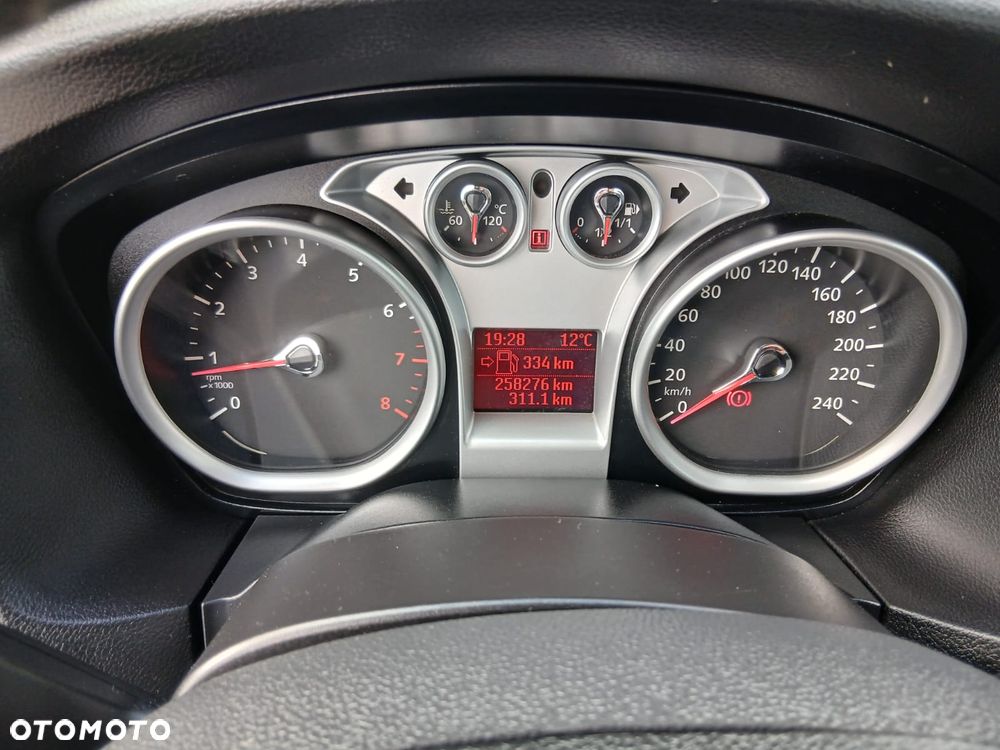 Ford Focus 1.6 16V Ambiente - 24