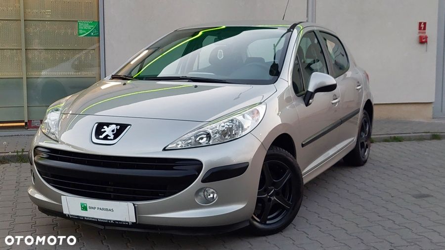 Peugeot 207 - 1