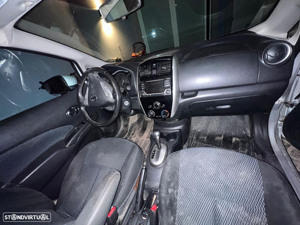 Nissan Versa - 5