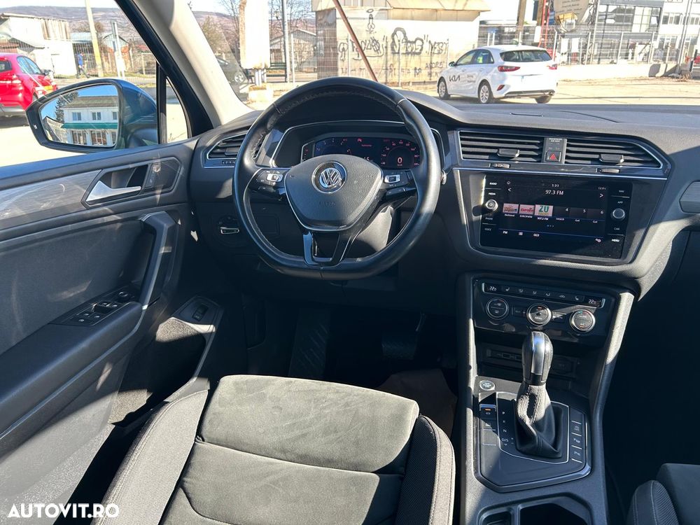 Volkswagen Tiguan - 38
