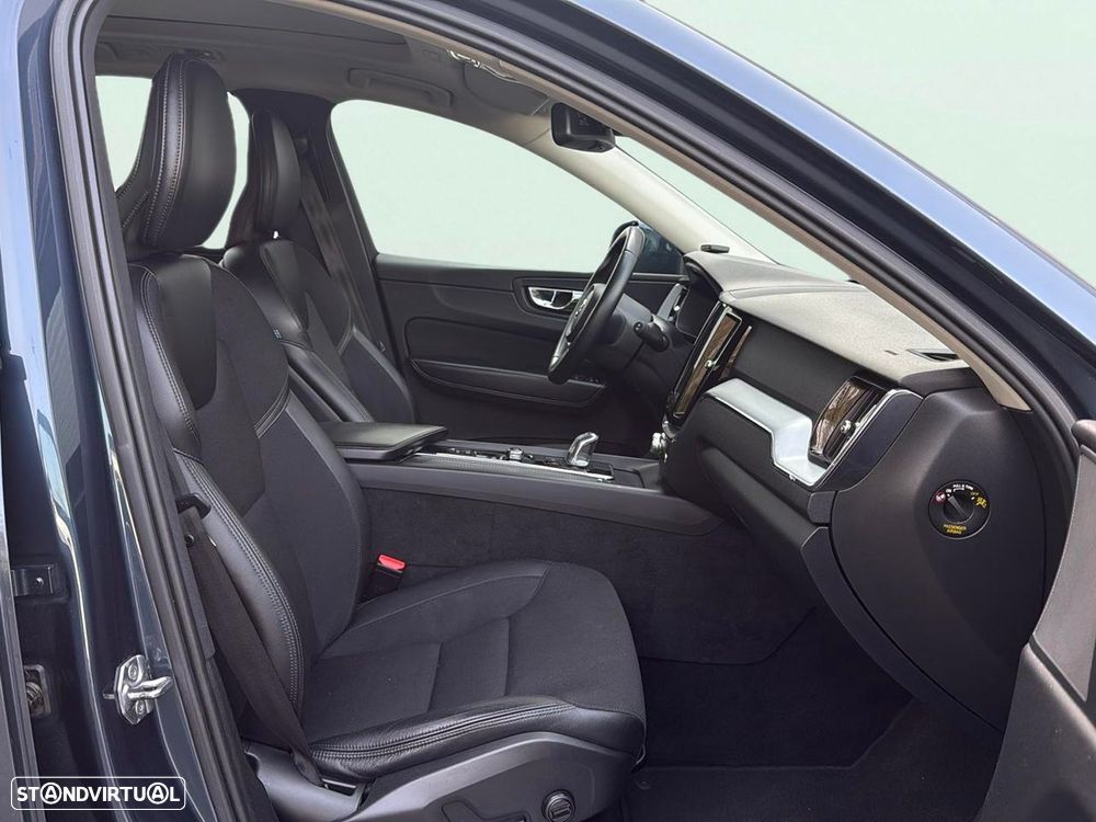 Volvo XC 60 2.0 T8 PHEV Momentum Plus AWD - 16