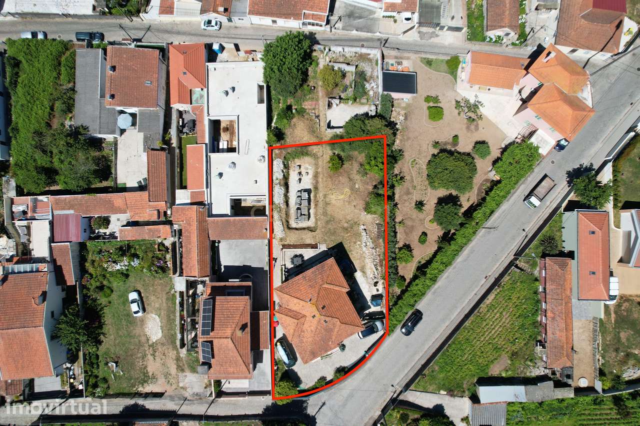 Moradia para Remodelação com Projeto Aprovado em São Félix da Marinha- - Grande imagem: 4/28