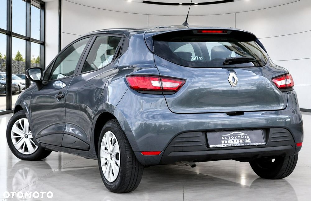 Renault Clio - 10