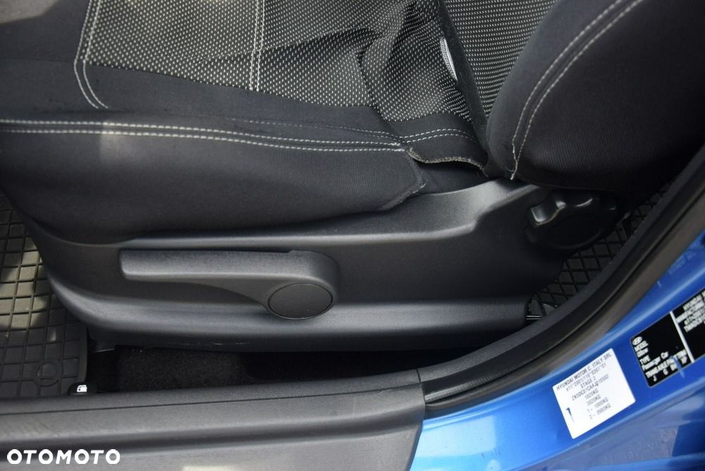 Hyundai i30 1.4 Classic EU5 - 19