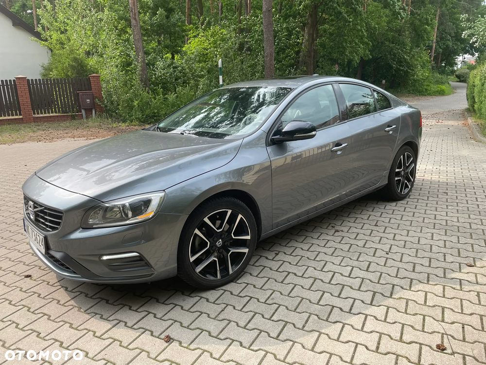 Volvo S60 T5 Drive-E Dynamic Edition (Momentum) - 1