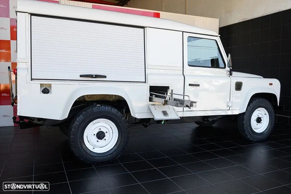 Land Rover Defender 90 2.5 Td5 E - 11