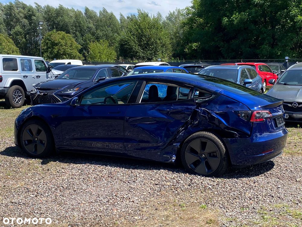 Tesla Model 3 - 12