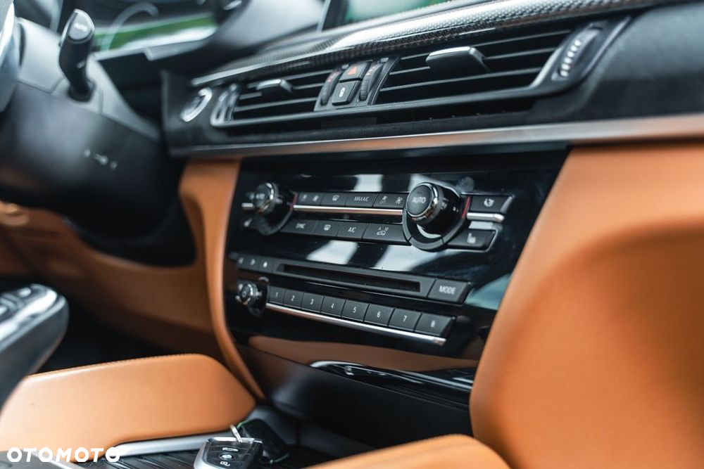 BMW X6 xDrive50i M Sport - 12