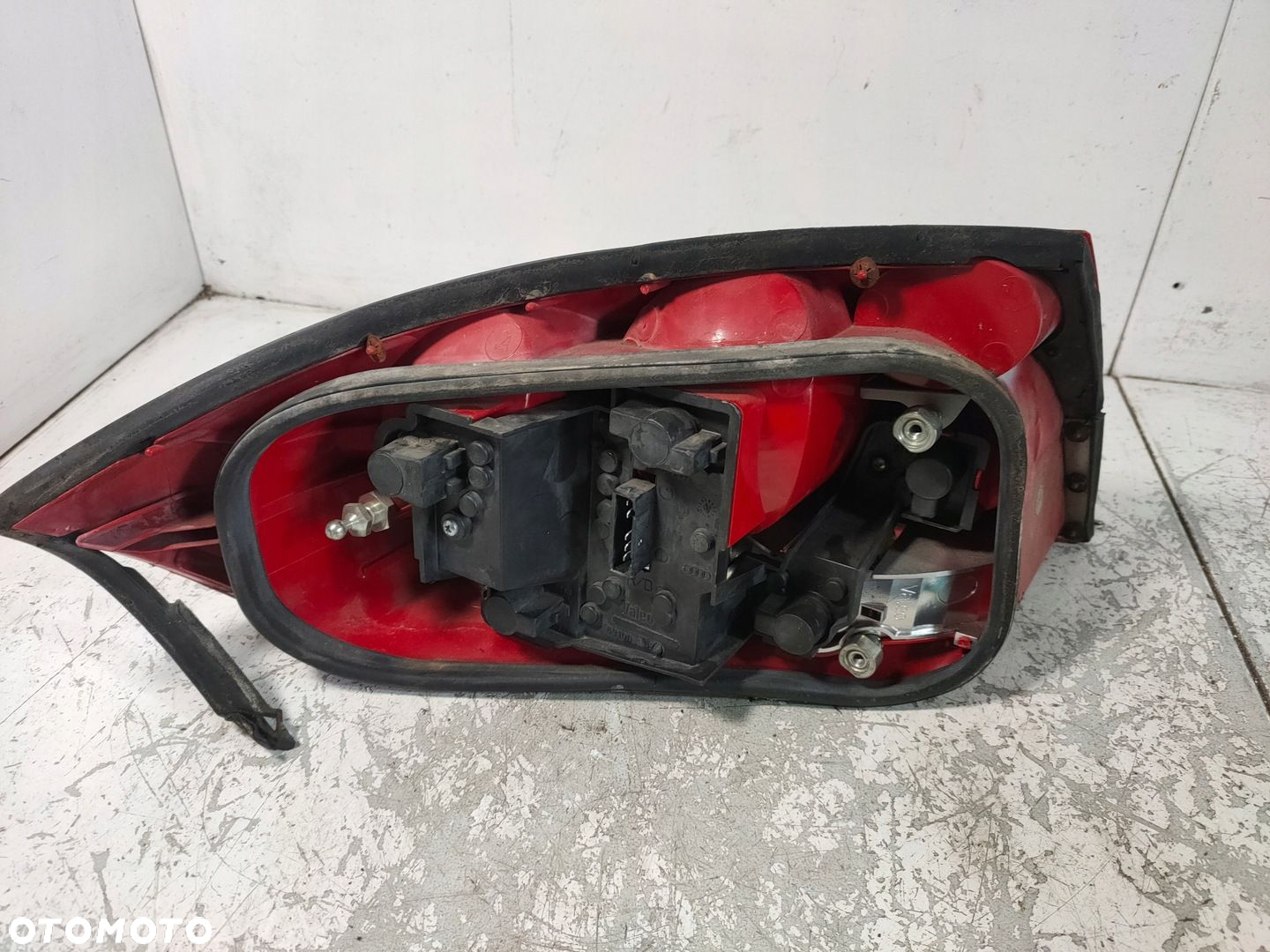 LAMPA TYŁ PRAWA TYŁ AUDI TT 8N - 3