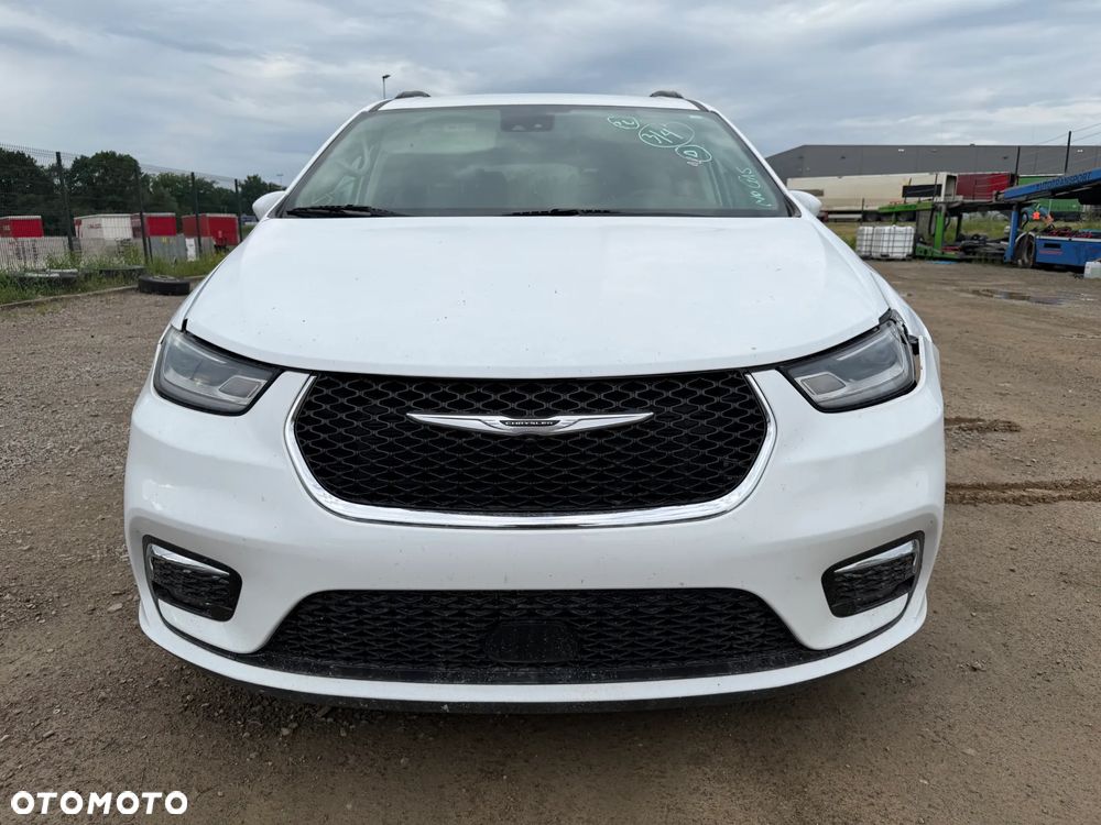 Chrysler Pacifica - 8