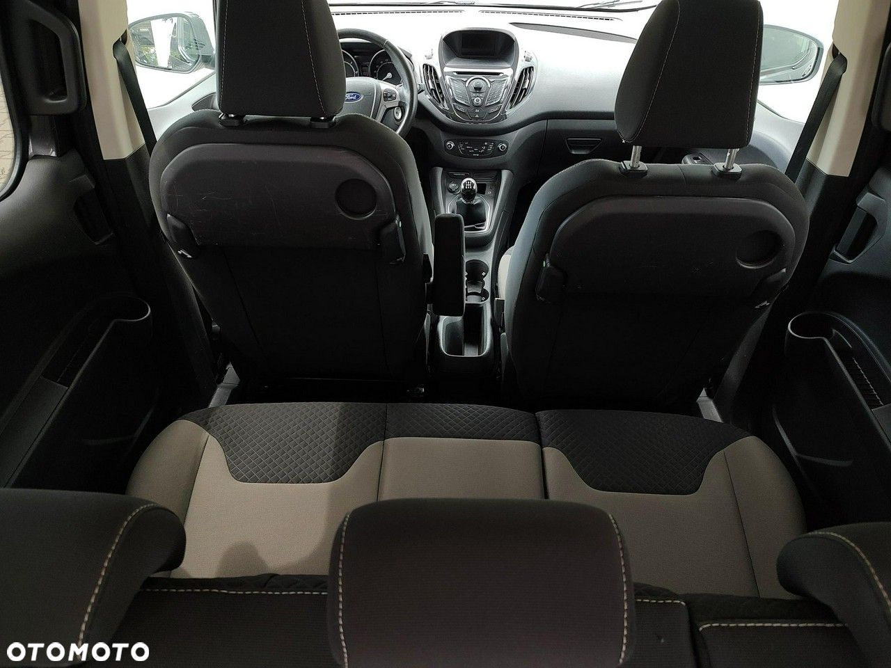 Ford Tourneo Courier - 19