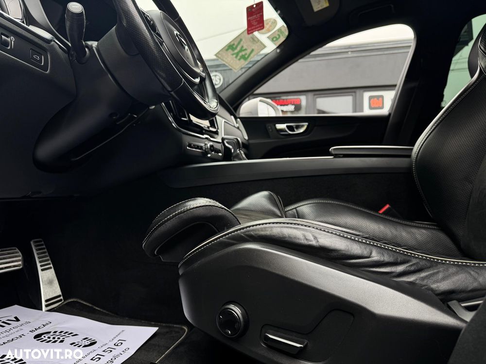 Volvo XC 60 D5 AWD Geartronic RDesign - 28