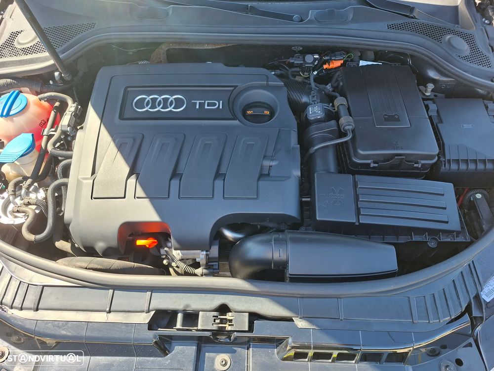 Audi A3 Sportback 1.6 TDI Attraction Business Line - 16