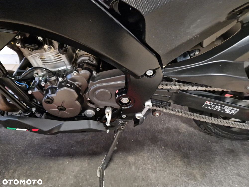 Aprilia Tuono - 15