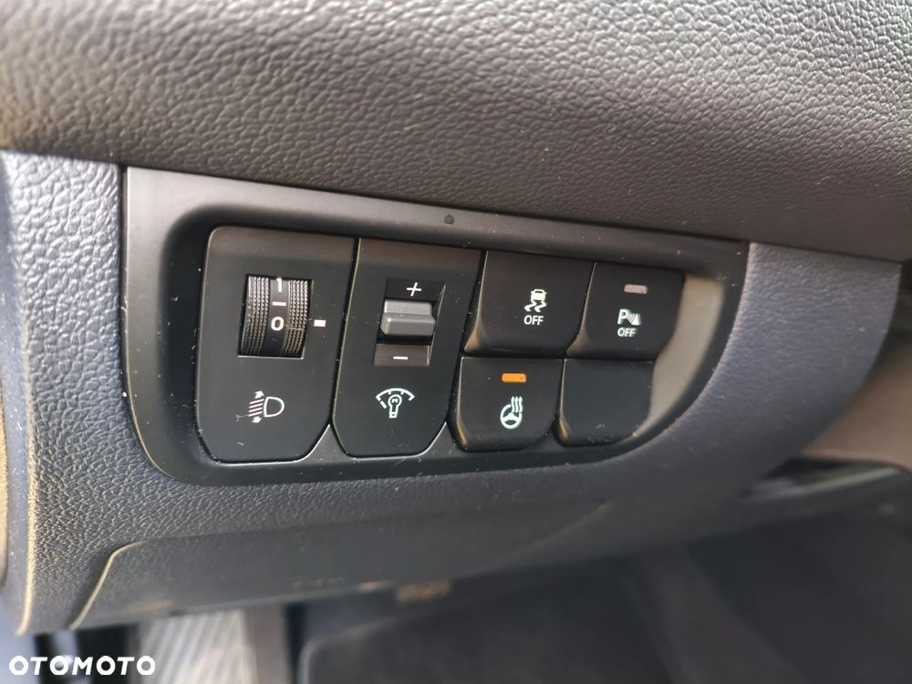 Kia Rio - 7