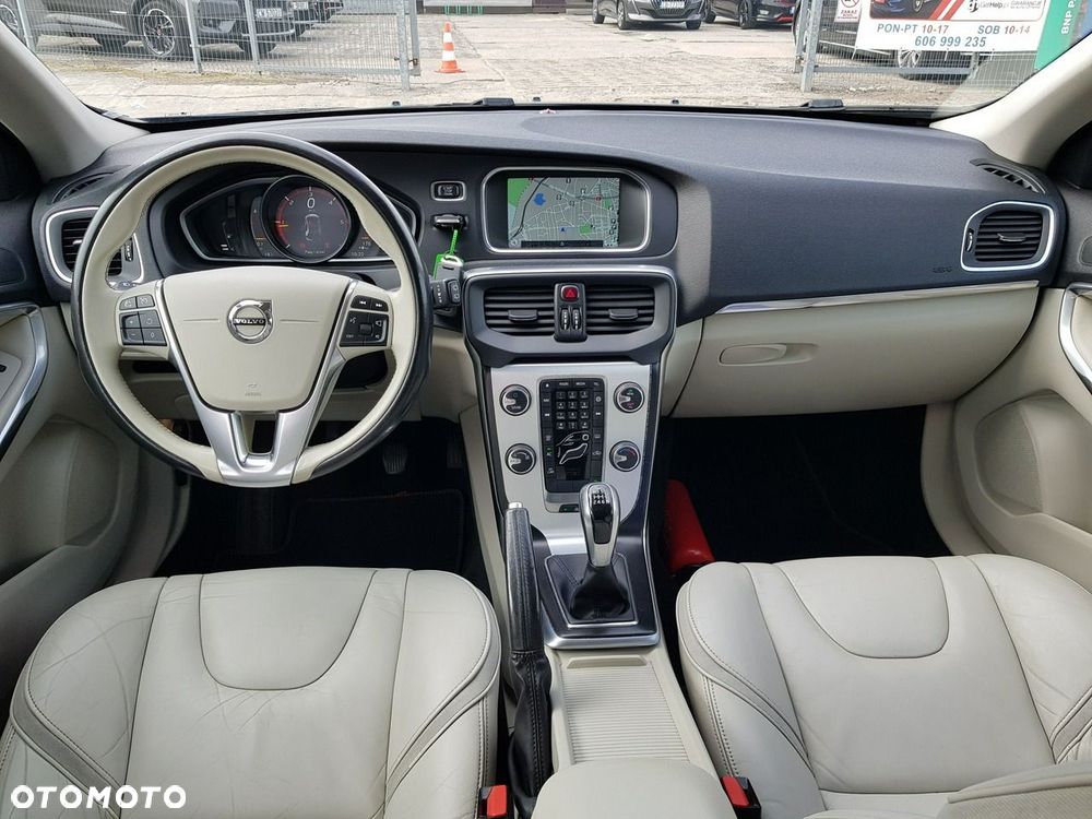 Volvo V40 D3 Ocean Race - 12