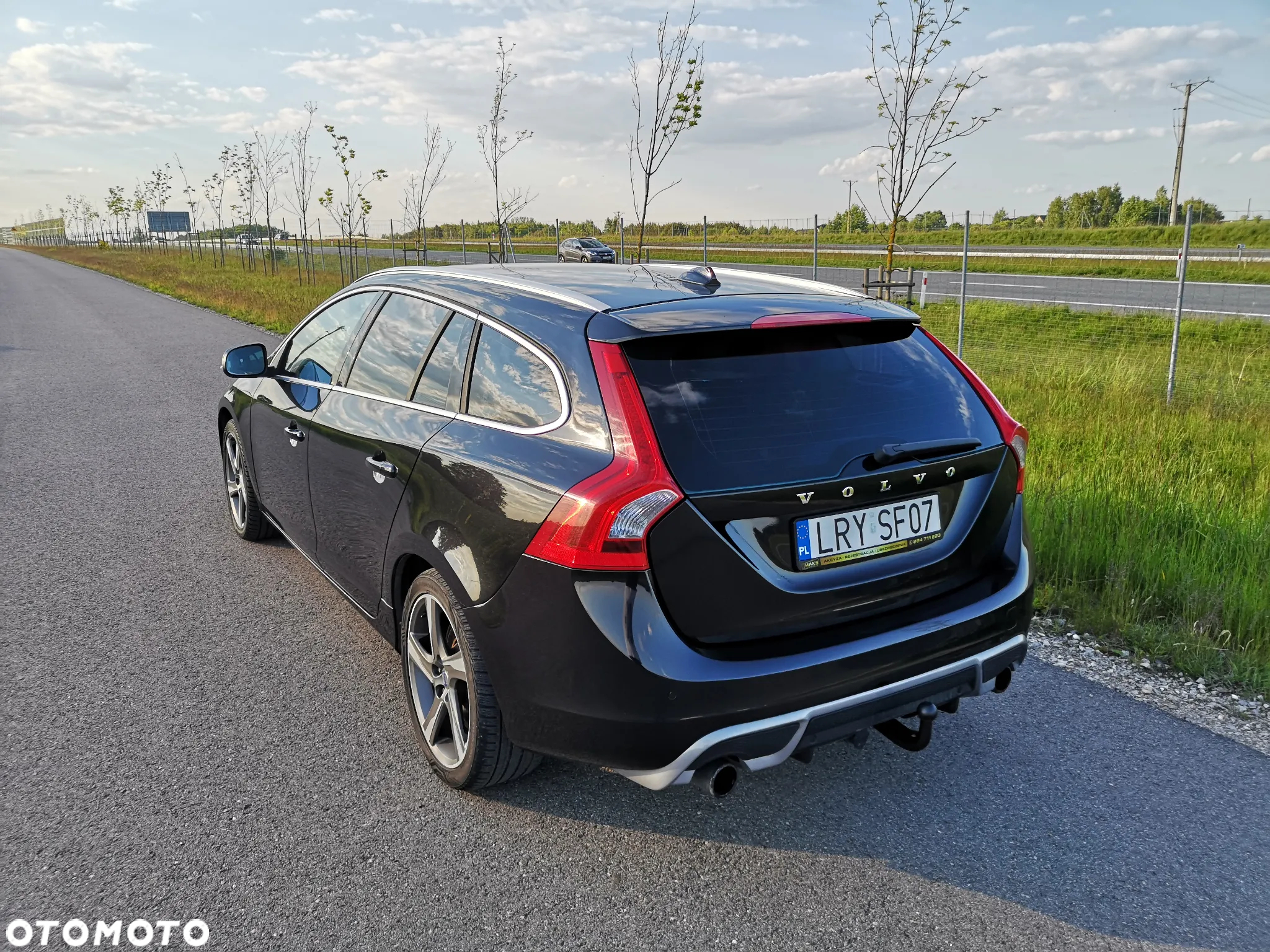 Volvo V60 T3 R-Design - 16