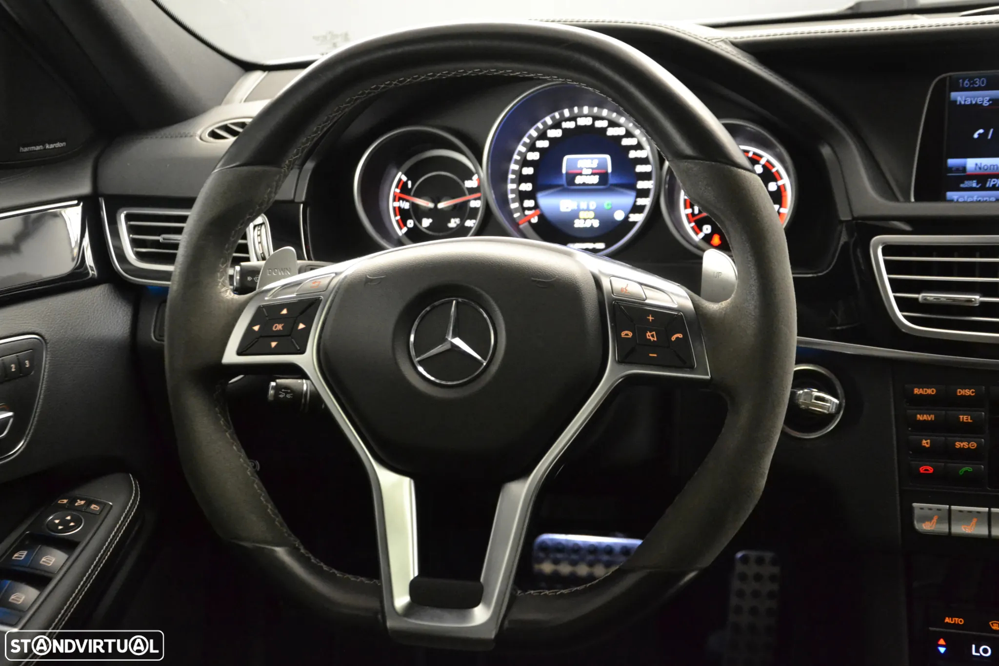 Mercedes-Benz E 63 AMG S 4-Matic - 37