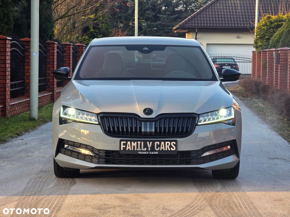 Skoda Superb 2.0 TDI SCR 4x4 Sportline DSG - 9