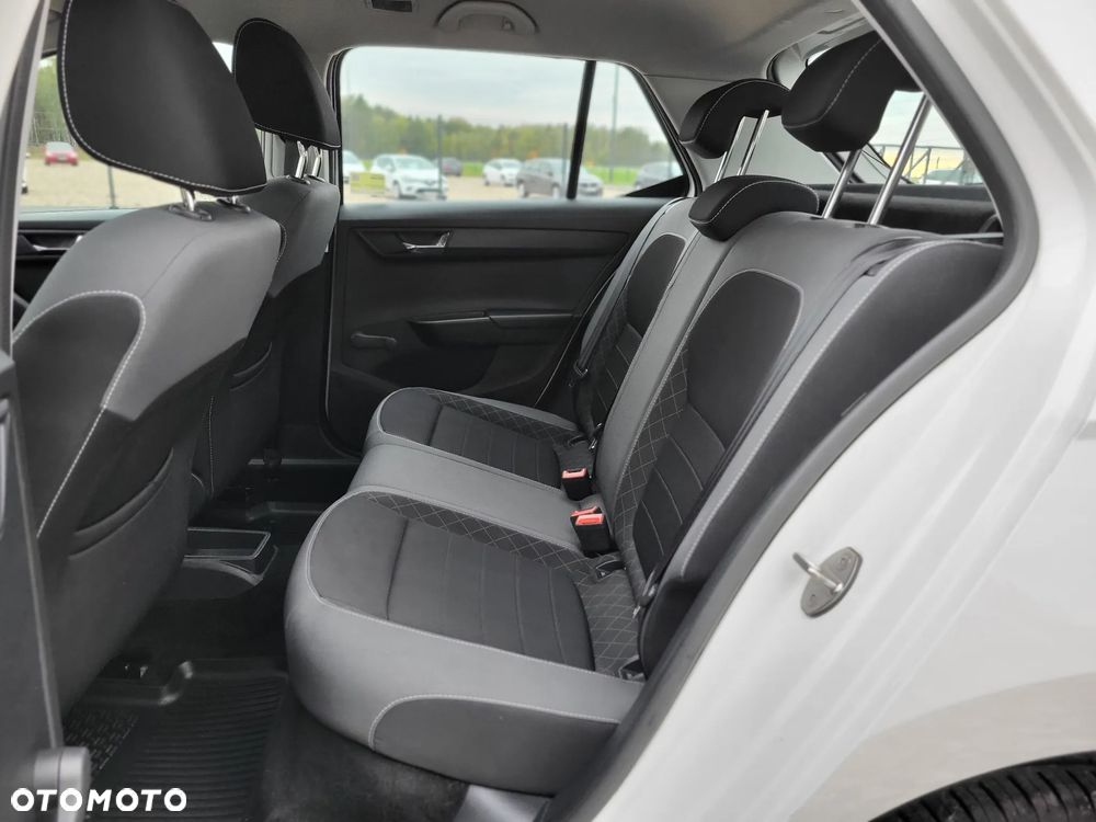 Skoda Fabia 1.0 Ambition - 13
