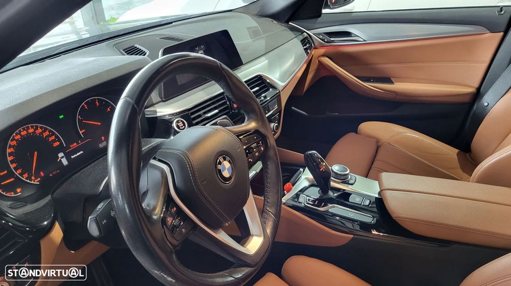 BMW 520 d Pack Desportivo M Auto - 17