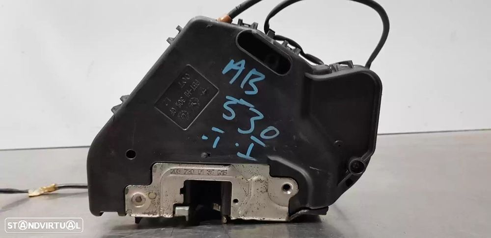 FECHADURA PORTA TRASEIRA ESQUERDA MERCEDES-BENZ CLASSE C 2006 -2037300135 - 2