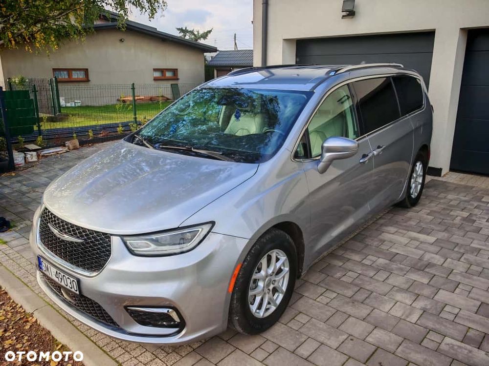 Chrysler Pacifica - 2